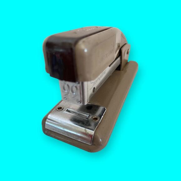 Swingline 99 Vintage Stapler Beige and Brown - Picture 6 of 6